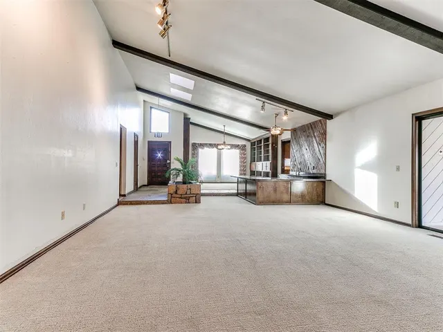 Photo 4 — 12316 Deerwood Circle, Oklahoma City, OK 73142