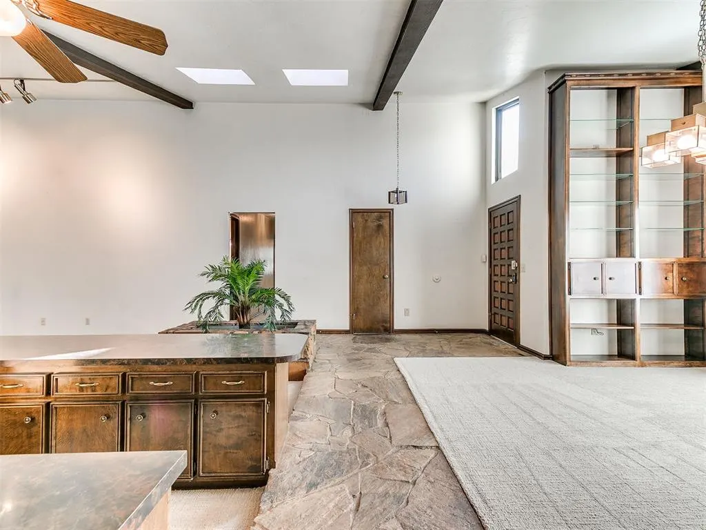 Photo 9 — 12316 Deerwood Circle, Oklahoma City, OK 73142