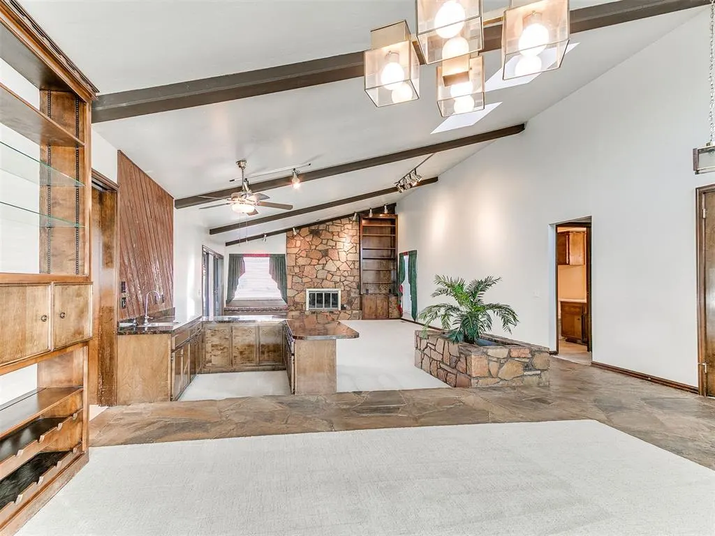 Photo 11 — 12316 Deerwood Circle, Oklahoma City, OK 73142