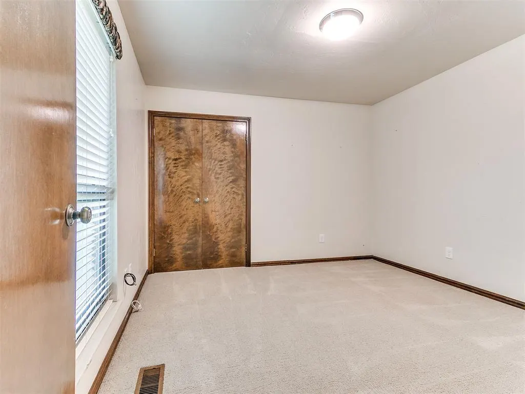 Photo 33 — 12316 Deerwood Circle, Oklahoma City, OK 73142