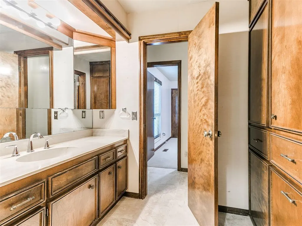 Photo 35 — 12316 Deerwood Circle, Oklahoma City, OK 73142