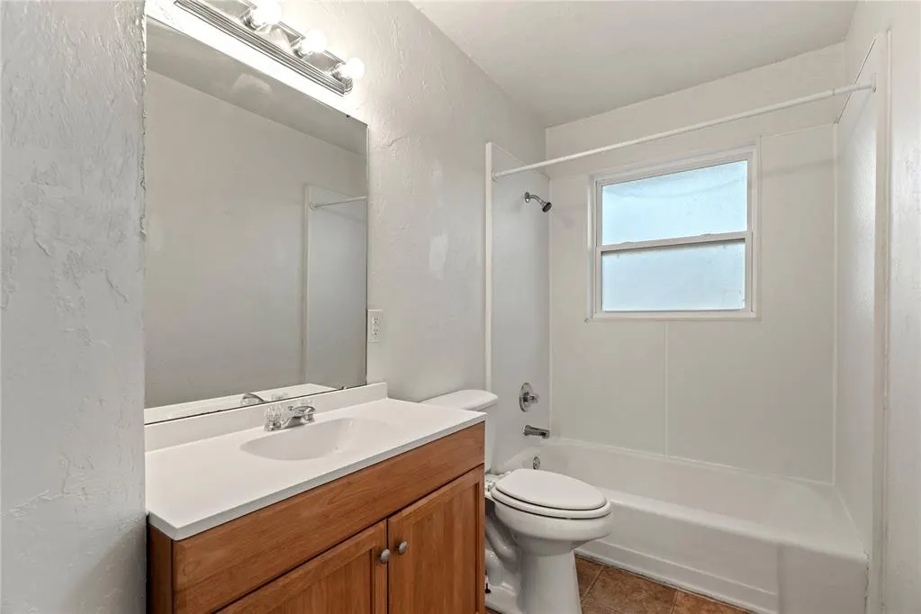 Photo 13 — 1333 Regent Street, Norman, OK 73069
