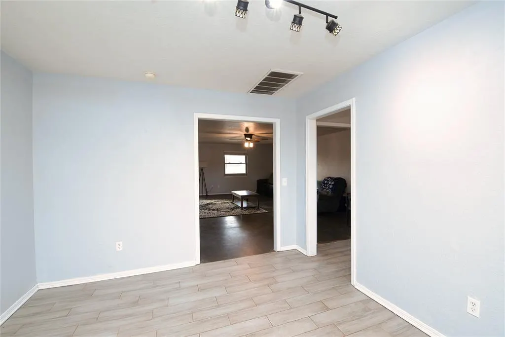 Photo 8 — 202 N Otis Avenue, Elk City, OK 73644
