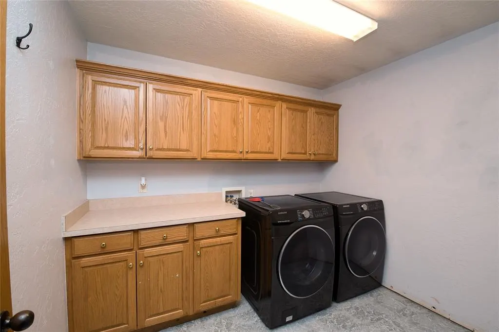Photo 14 — 202 N Otis Avenue, Elk City, OK 73644