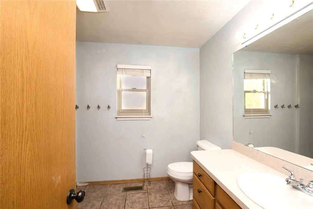 Photo 18 — 202 N Otis Avenue, Elk City, OK 73644