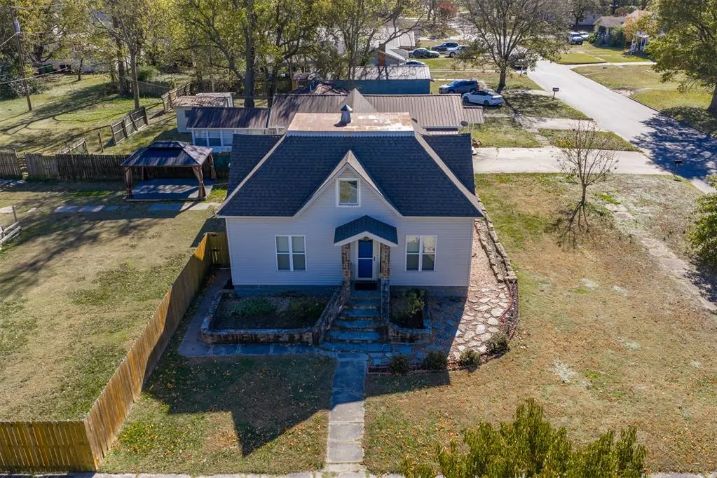 Photo 2 — 202 S 7th Street, Okemah, OK 74859