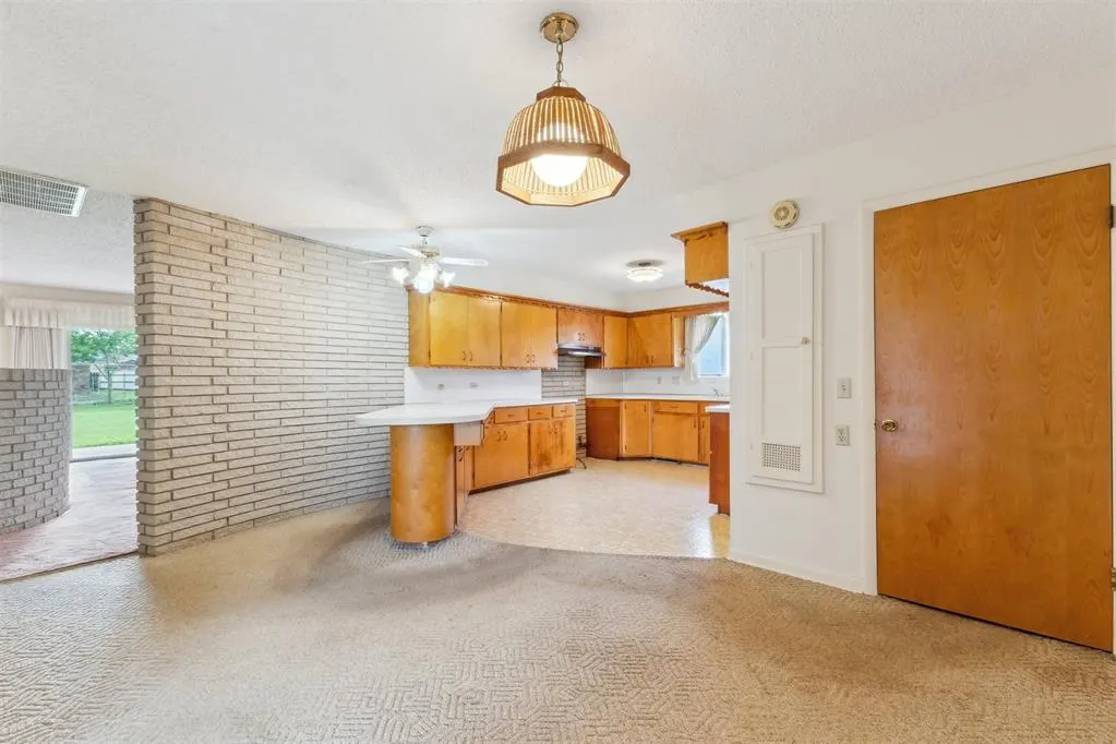 Photo 11 — 1009 Cherokee Place, Lindsay, OK 73052