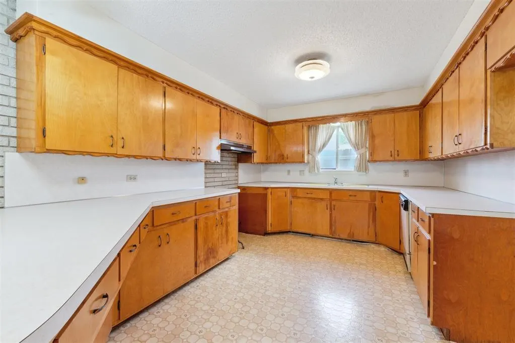 Photo 13 — 1009 Cherokee Place, Lindsay, OK 73052
