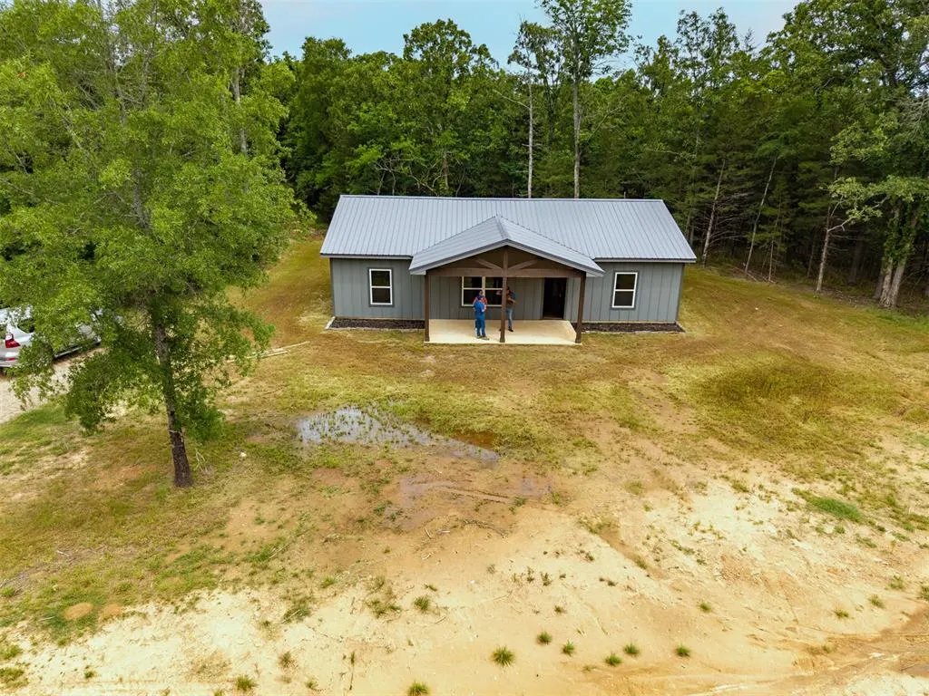 Photo 3 — 916 E Copperhead Road, Sawyer, OK 74756