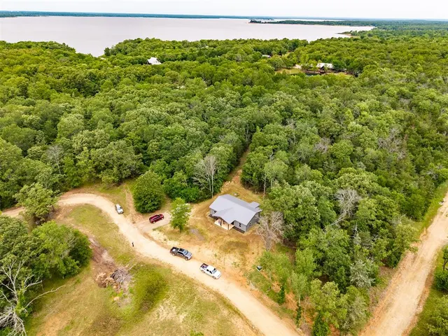 Photo 4 — 916 E Copperhead Road, Sawyer, OK 74756