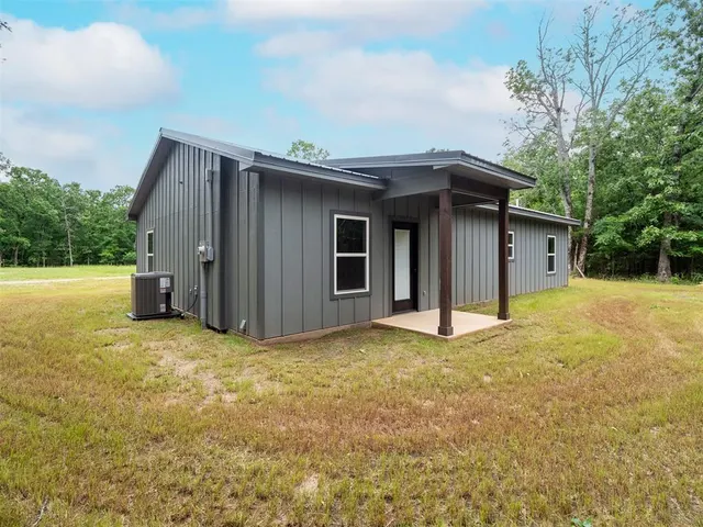 Photo 5 — 916 E Copperhead Road, Sawyer, OK 74756