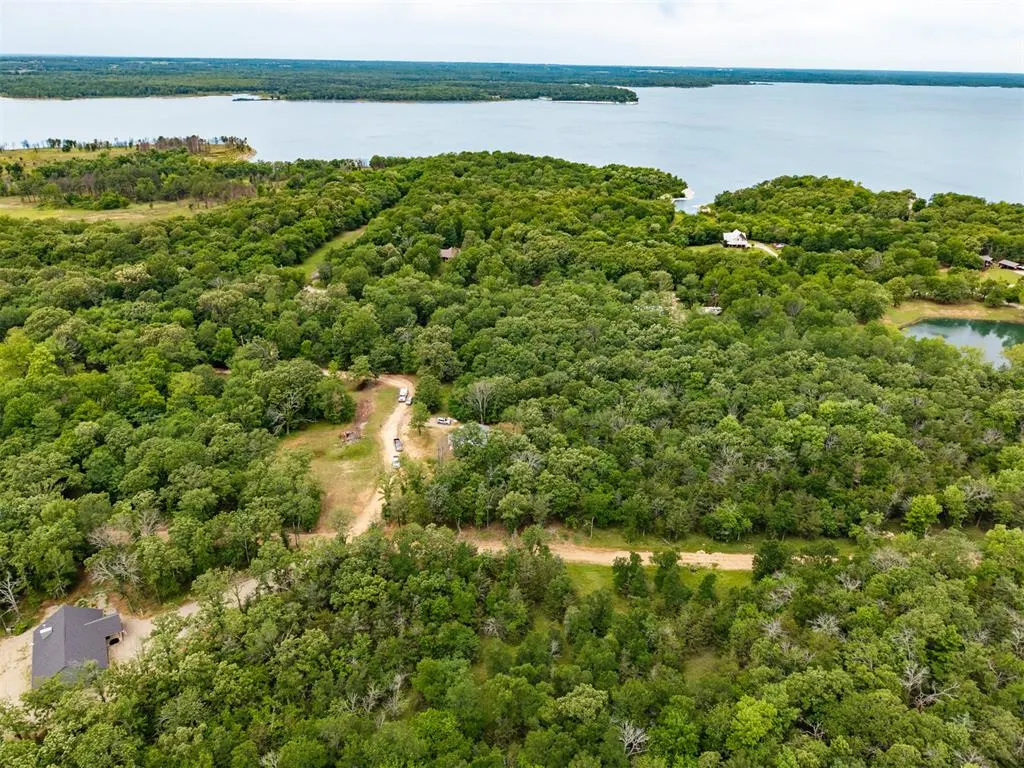 Photo 39 — 916 E Copperhead Road, Sawyer, OK 74756