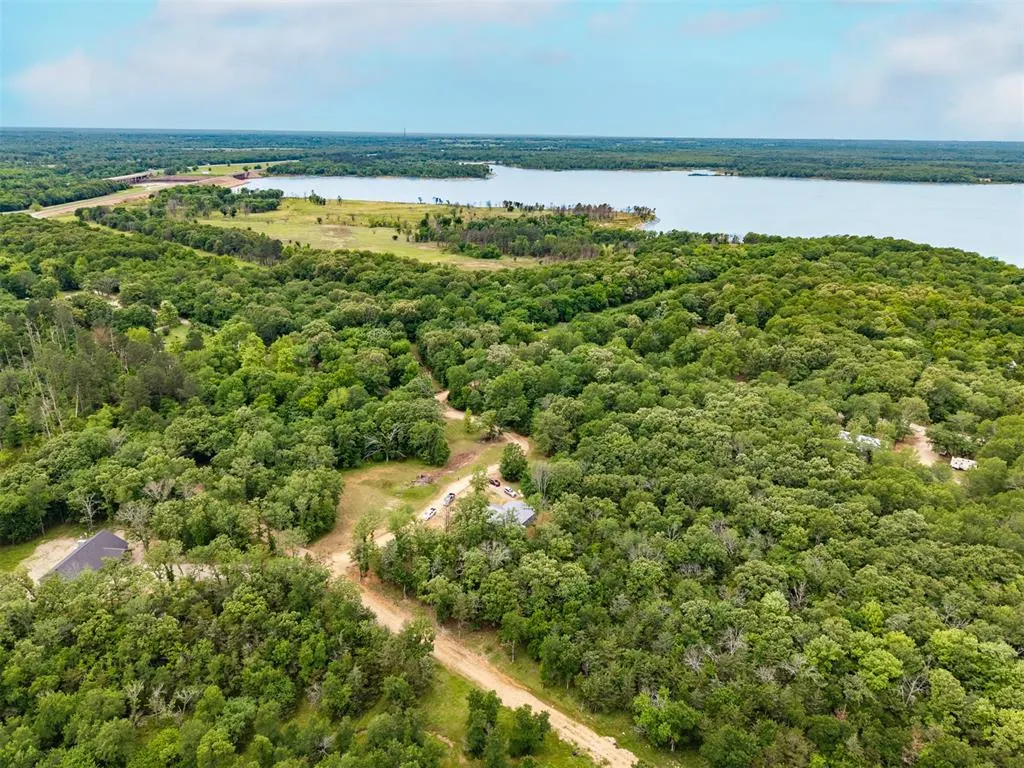 Photo 44 — 916 E Copperhead Road, Sawyer, OK 74756