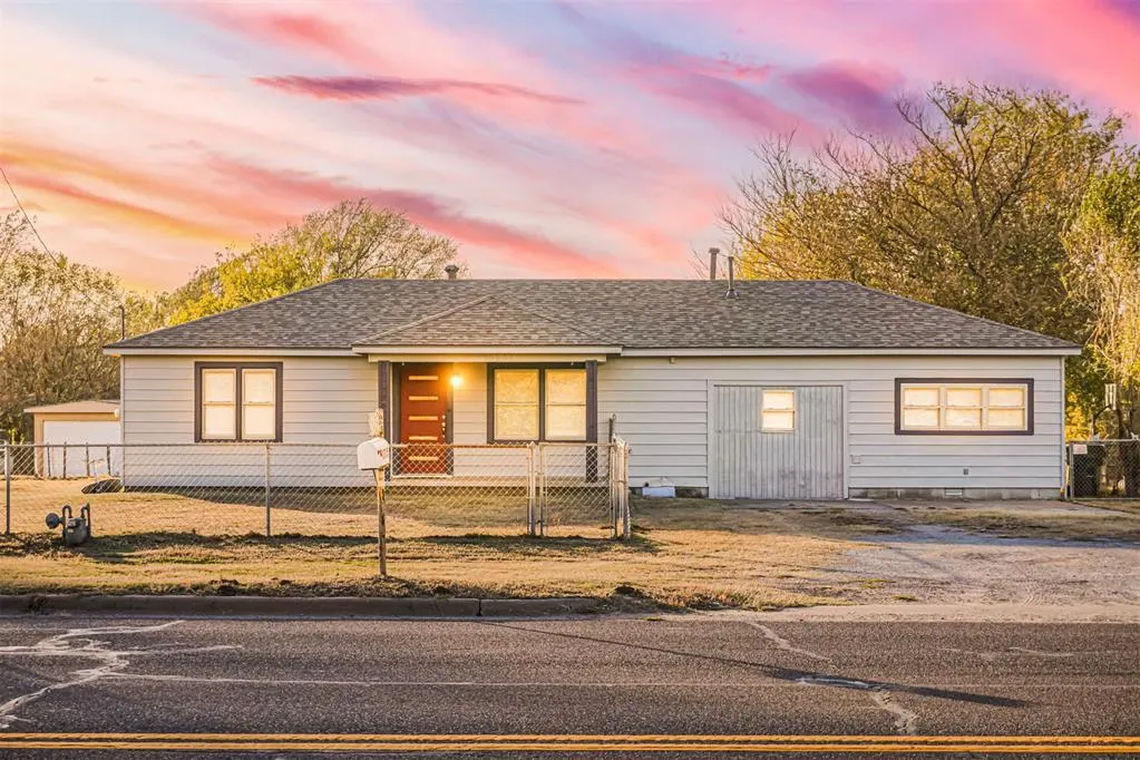Front exterior — 1715 N Midwest Boulevard, Oklahoma City, OK 73141