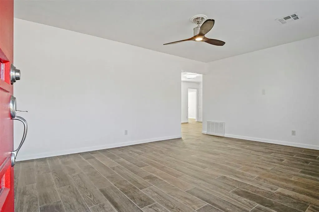 Photo 6 — 1715 N Midwest Boulevard, Oklahoma City, OK 73141