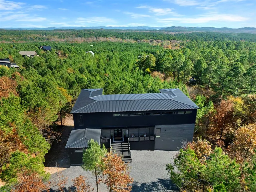 Photo 4 — 1618 Pine Hills Road, Broken Bow, OK 74728