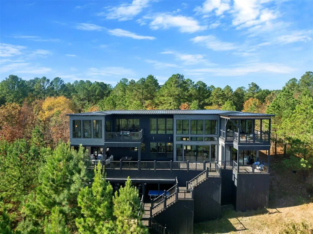 Photo 5 — 1618 Pine Hills Road, Broken Bow, OK 74728