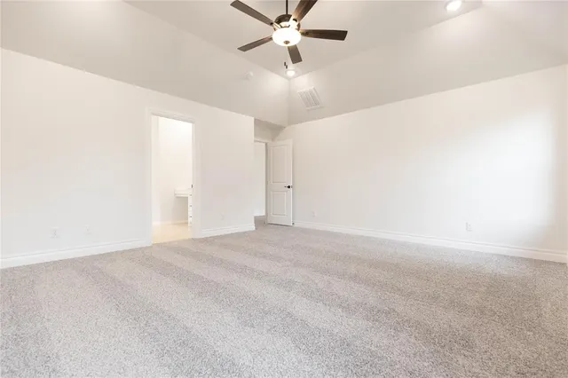 Photo 6 — 9308 NW 116th Street, Yukon, OK 73099