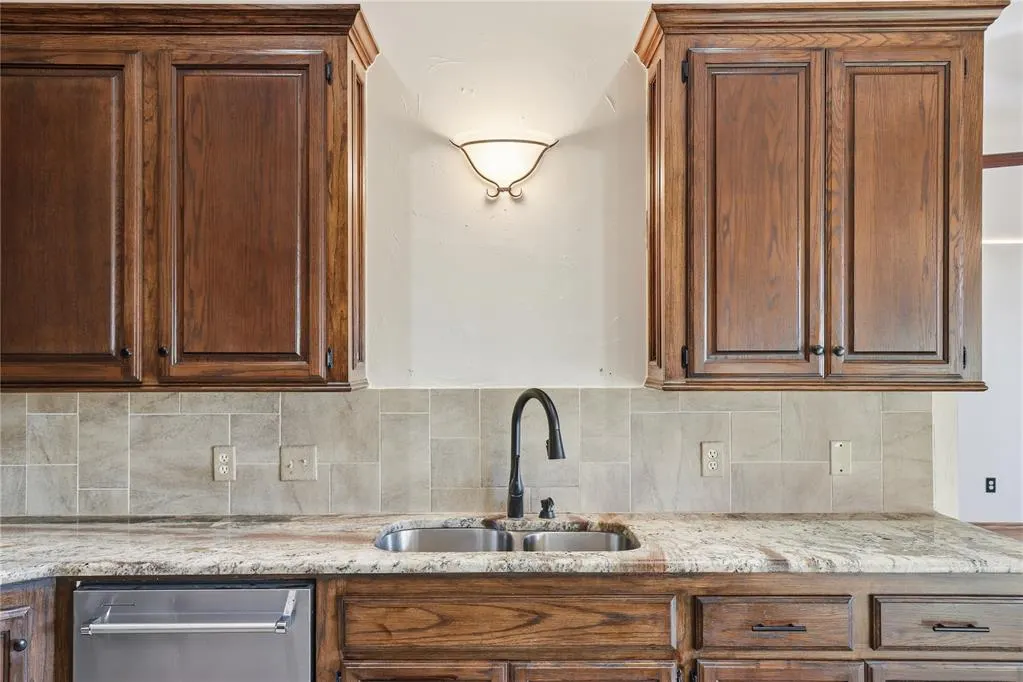 Photo 11 — 1809 Duckhawk Court, Edmond, OK 73003
