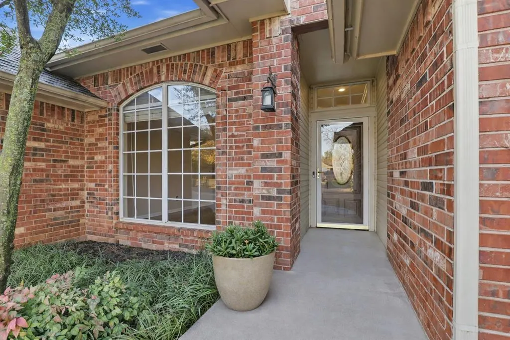 Photo 2 — 1809 Duckhawk Court, Edmond, OK 73003