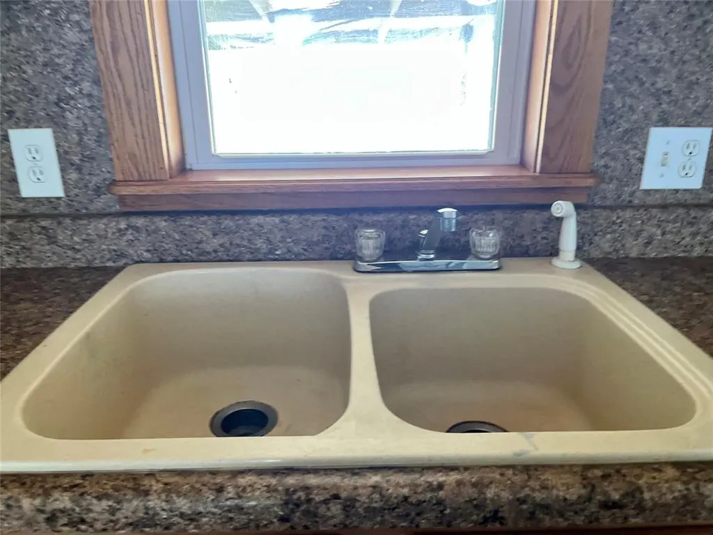 Photo 10 — 404 E Poplar Avenue, Sayre, OK 73662