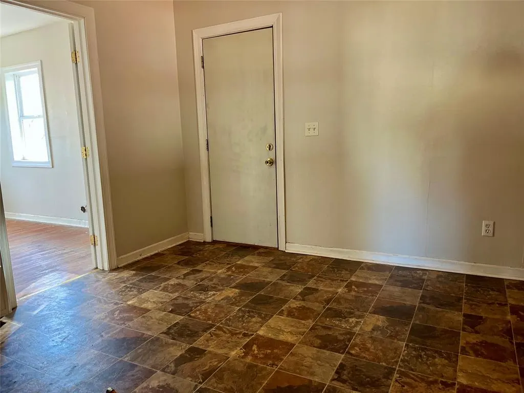 Photo 11 — 404 E Poplar Avenue, Sayre, OK 73662