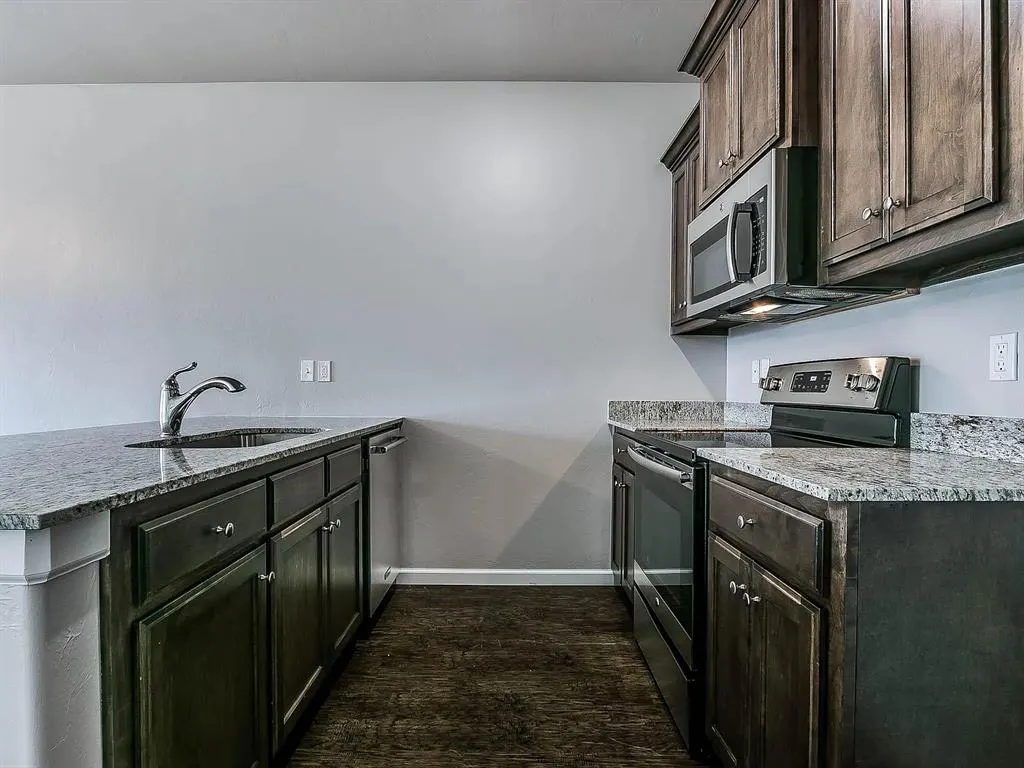 Photo 8 — 4613 Castle Bay Cove, Del City, OK 73115