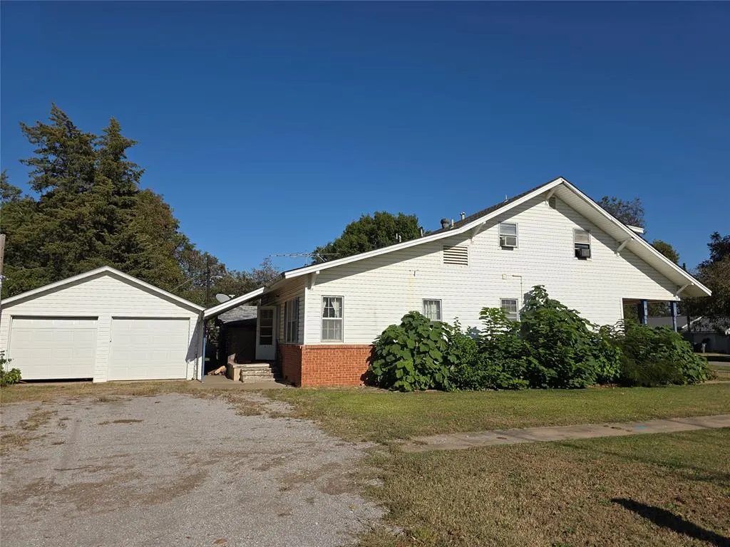 Photo 10 — 400 E Wagner Street, Pauls Valley, OK 73075
