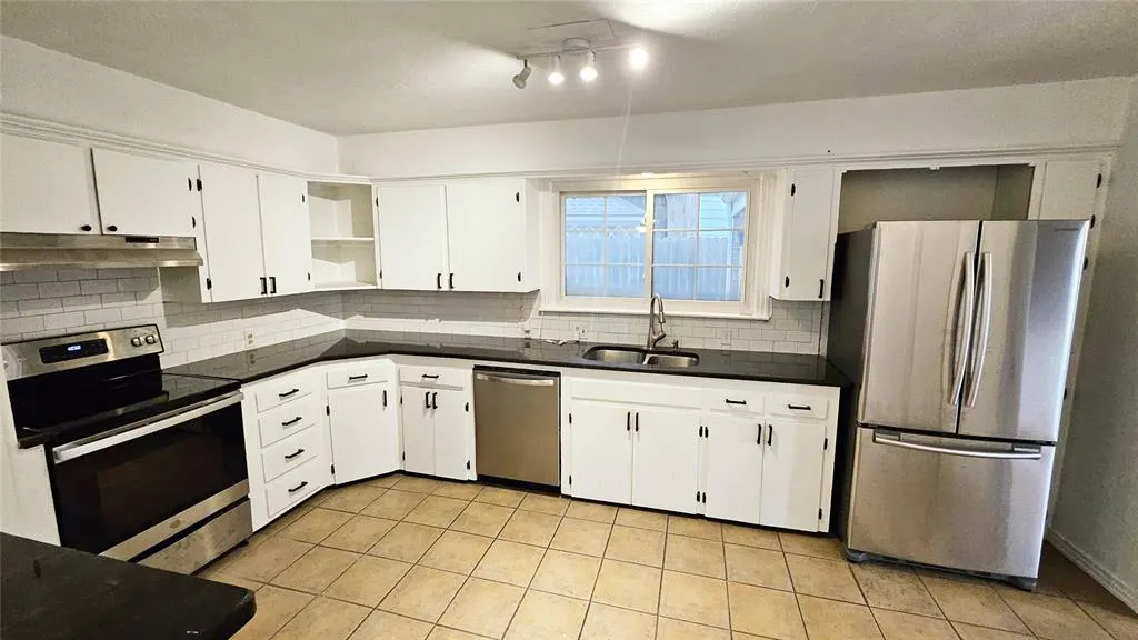 Photo 19 — 2108 NW 25th Street, Oklahoma City, OK 73107