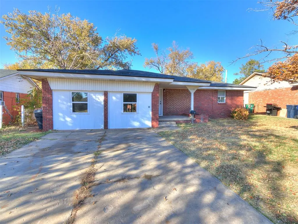 Photo 2 — 3009 SW 55th Street, Oklahoma City, OK 73119