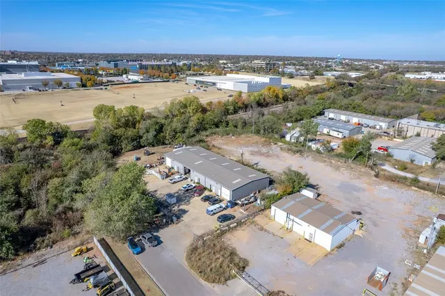 Photo 2 — 319 NW 59th Street, Oklahoma City, OK 73118