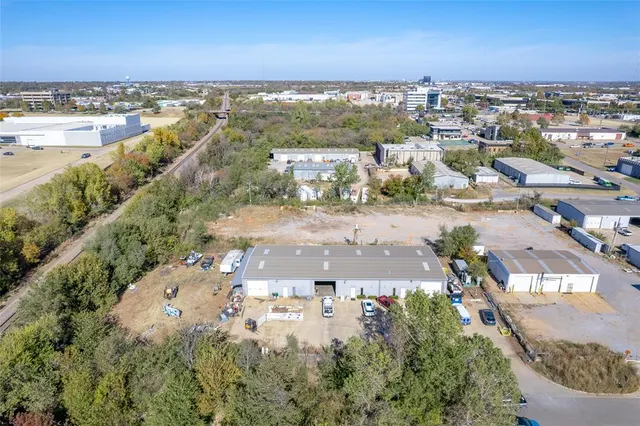 Photo 3 — 319 NW 59th Street, Oklahoma City, OK 73118