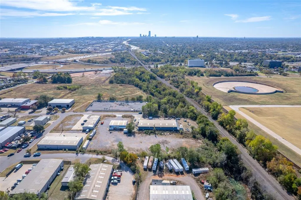 Photo 6 — 319 NW 59th Street, Oklahoma City, OK 73118
