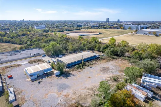 Photo 8 — 319 NW 59th Street, Oklahoma City, OK 73118