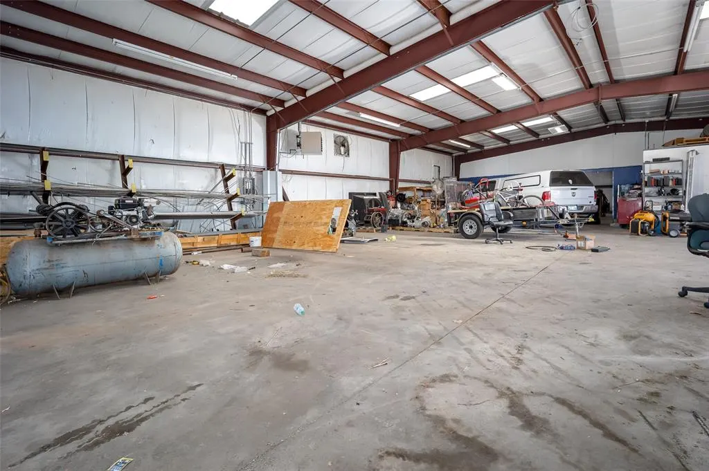 Photo 16 — 319 NW 59th Street, Oklahoma City, OK 73118