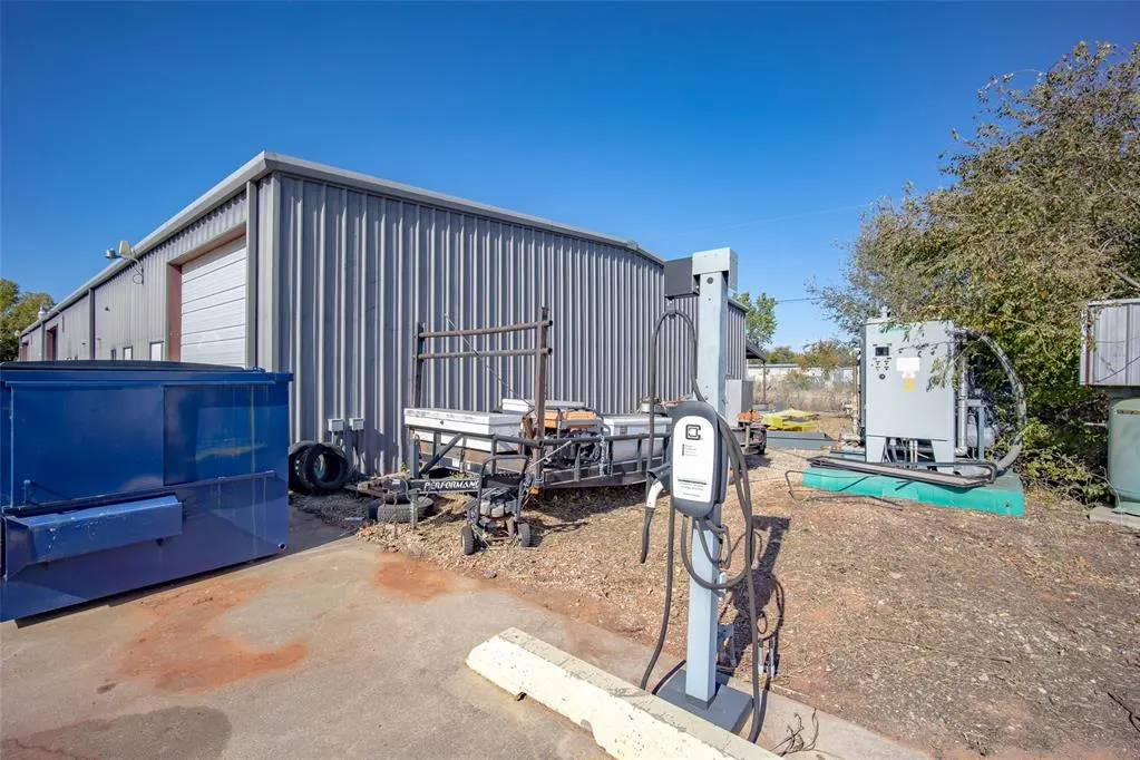 Photo 37 — 319 NW 59th Street, Oklahoma City, OK 73118