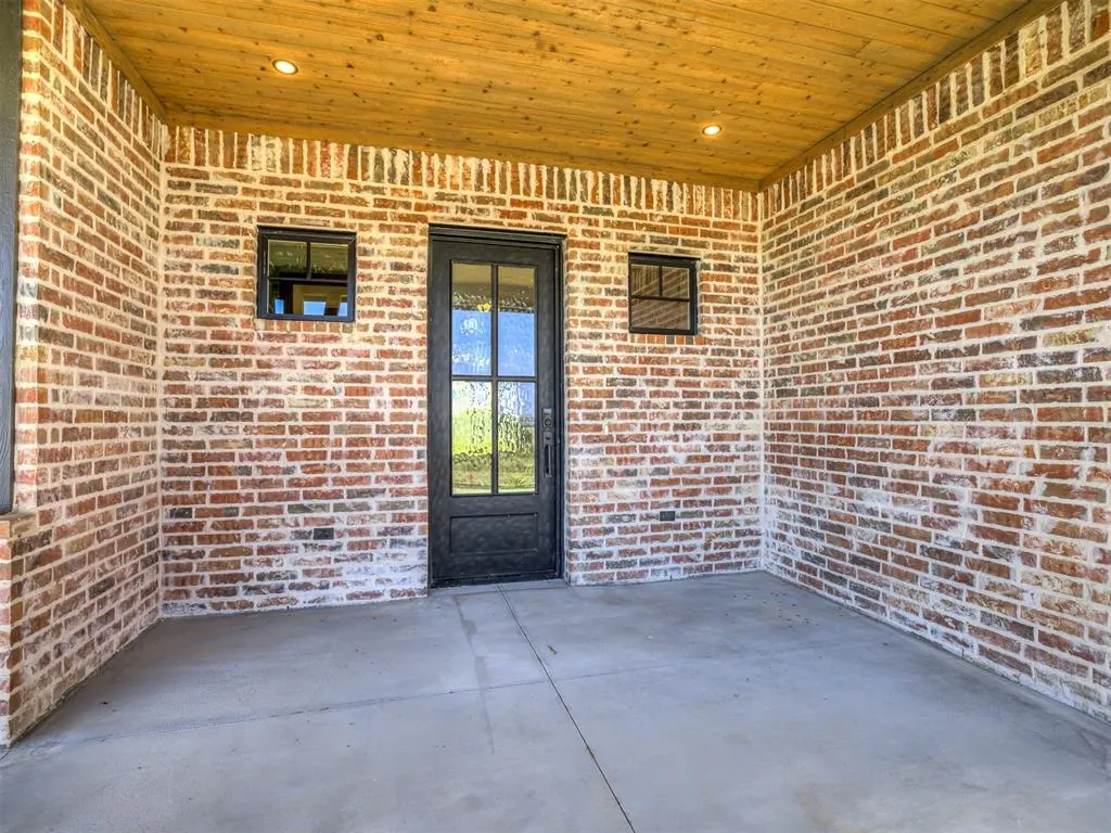 Photo 6 — 12145 Sunrise Ridge Loop, Kingston, OK 73439