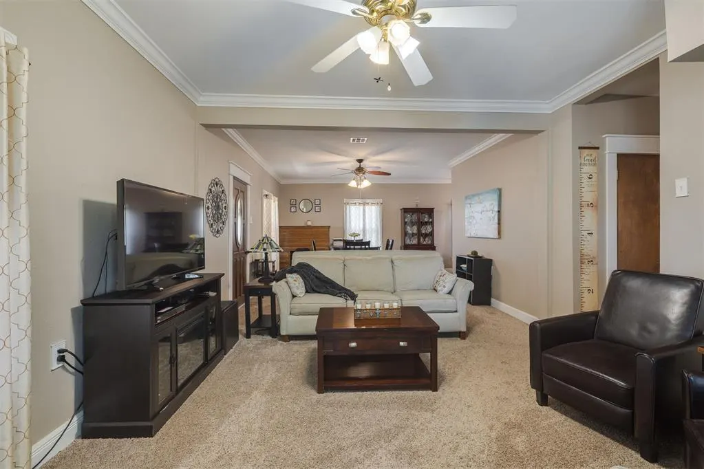Photo 3 — 613 N Wineblood Street, Checotah, OK 74426