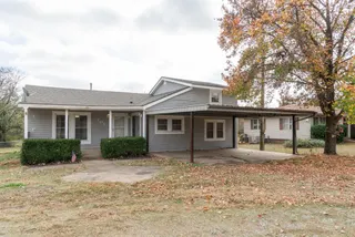 Sold home at 701 E Scissortail Lane