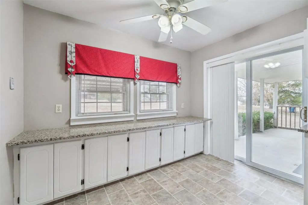 Photo 12 — 701 E Scissortail Lane, Cushing, OK 74023