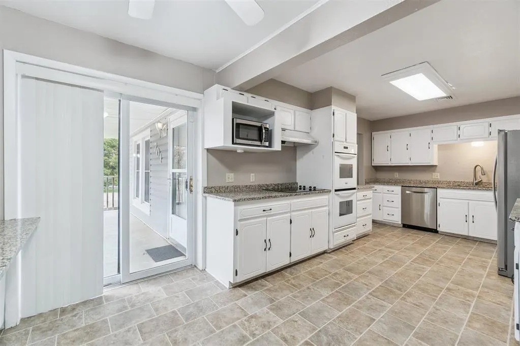 Photo 13 — 701 E Scissortail Lane, Cushing, OK 74023