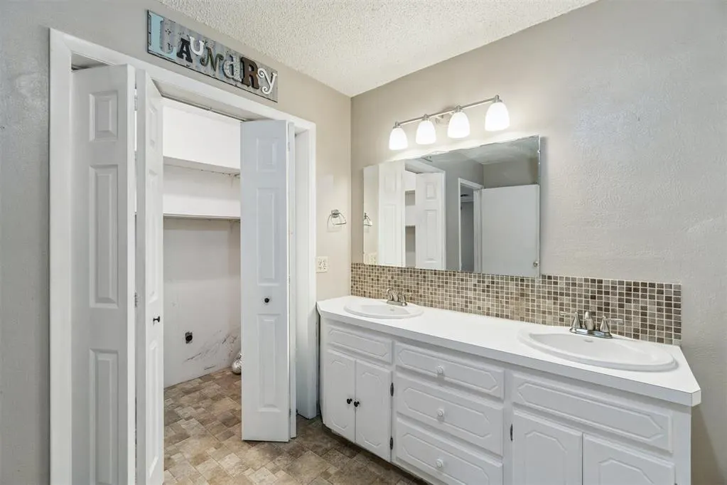 Photo 25 — 701 E Scissortail Lane, Cushing, OK 74023