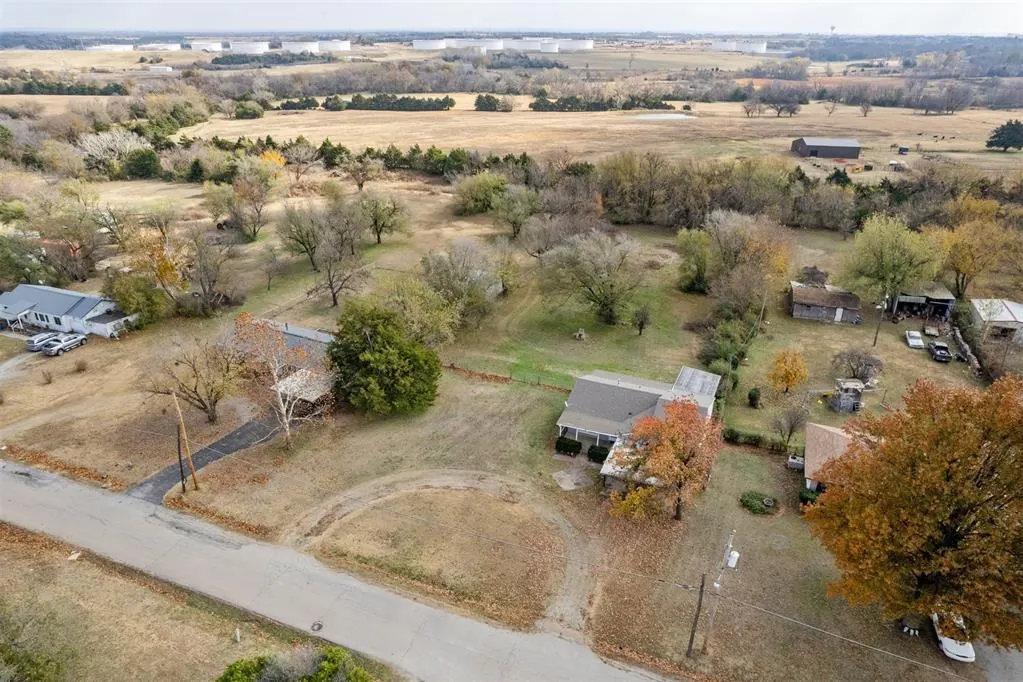 Photo 33 — 701 E Scissortail Lane, Cushing, OK 74023