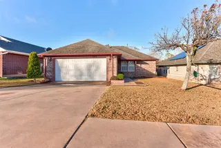 Sold home at 2609 S Lindsay Avenue