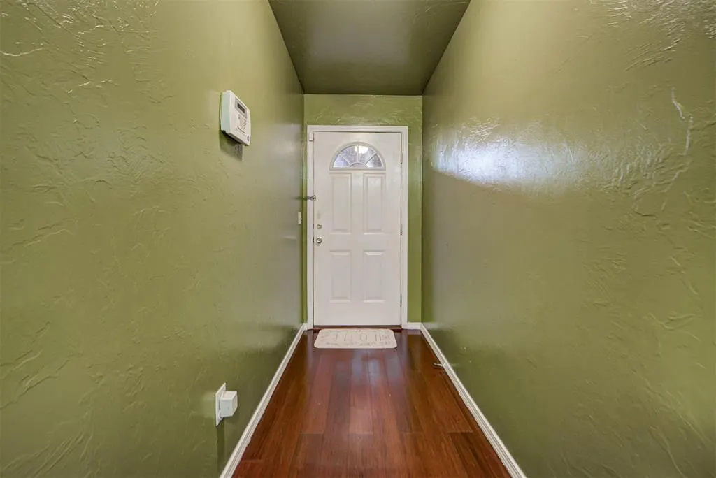 Photo 2 — 2609 S Lindsay Avenue, Oklahoma City, OK 73129