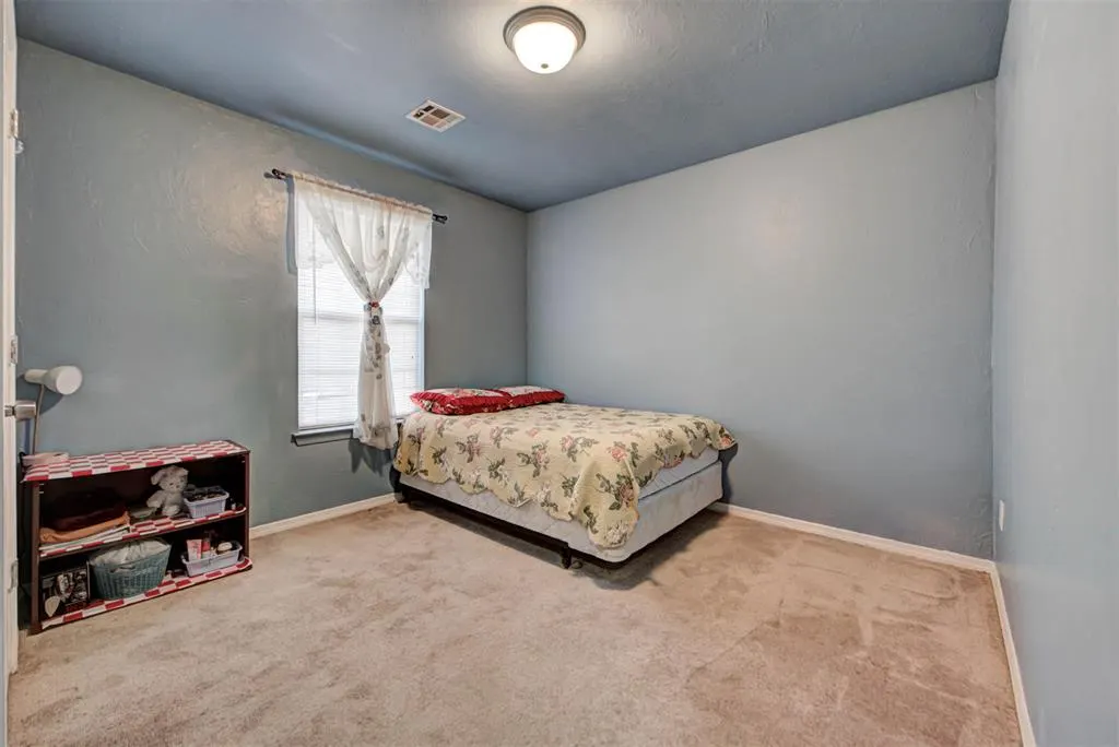 Photo 11 — 2609 S Lindsay Avenue, Oklahoma City, OK 73129
