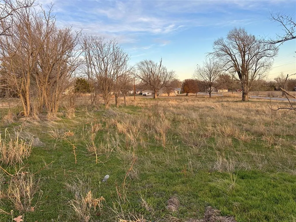Front exterior — 707 S Louis Tittle Avenue, Mangum, OK 73554