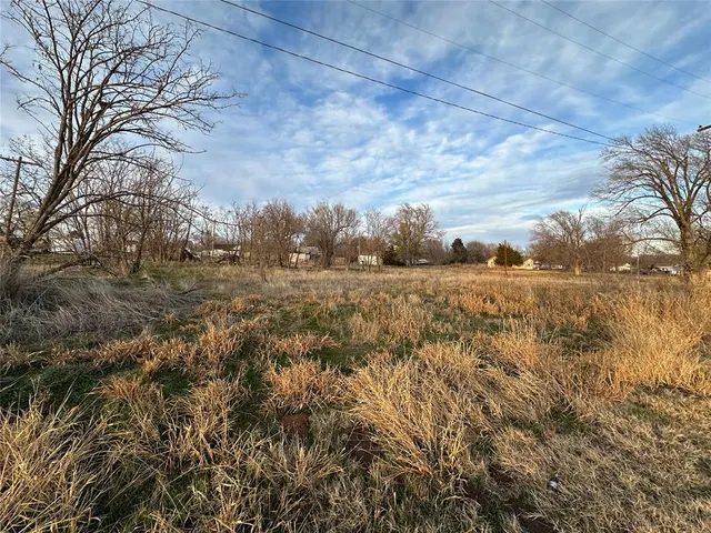 Photo 5 — 707 S Louis Tittle Avenue, Mangum, OK 73554