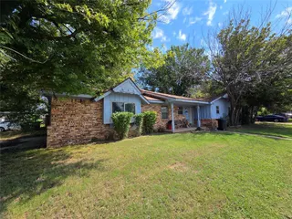 Sold home at 1400 Tanglewood Drive