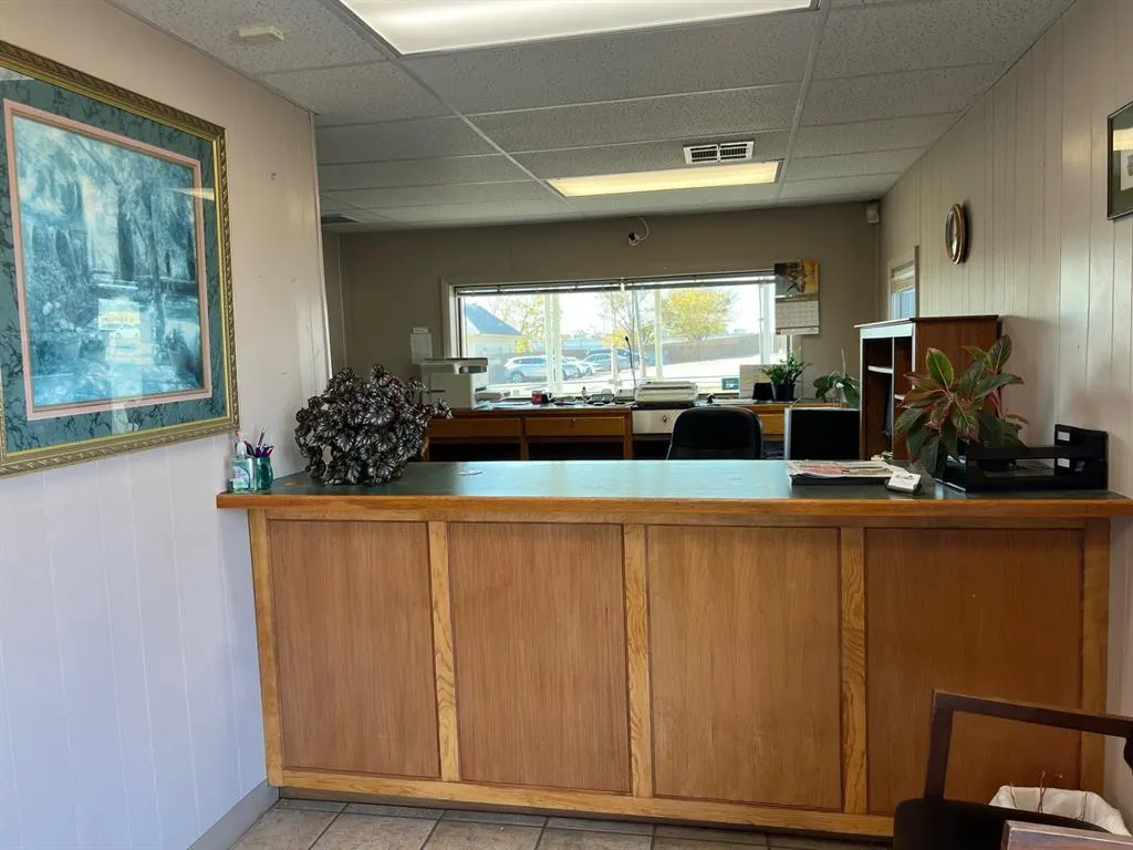 Photo 4 — 936 NW Grand Avenue, Ardmore, OK 73401